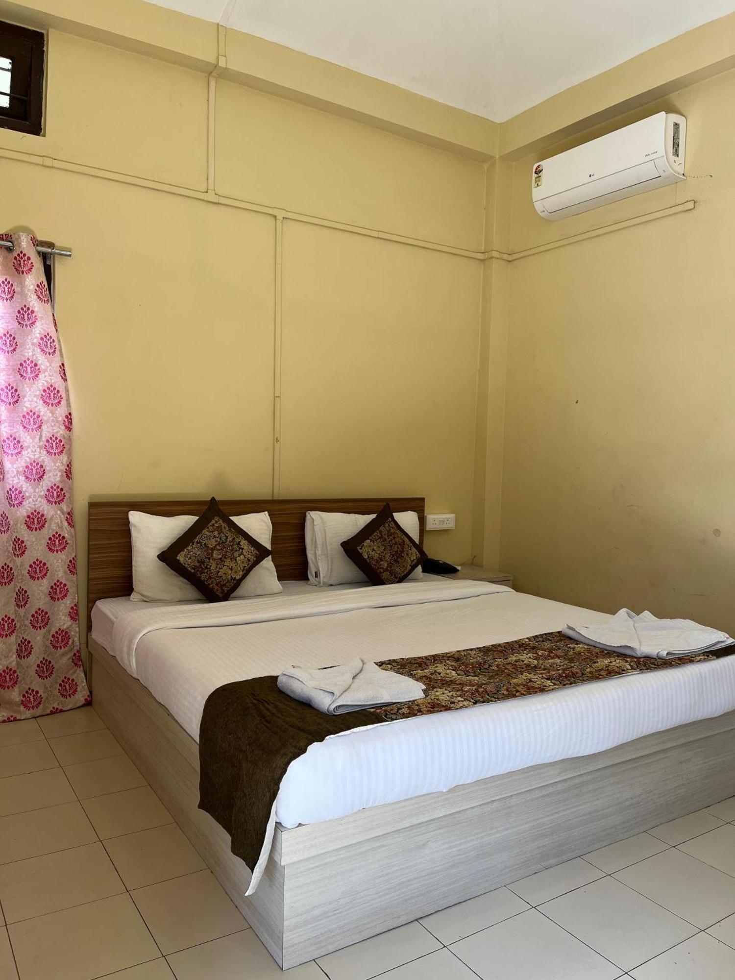 Jironi Resort Tezpur Exteriör bild