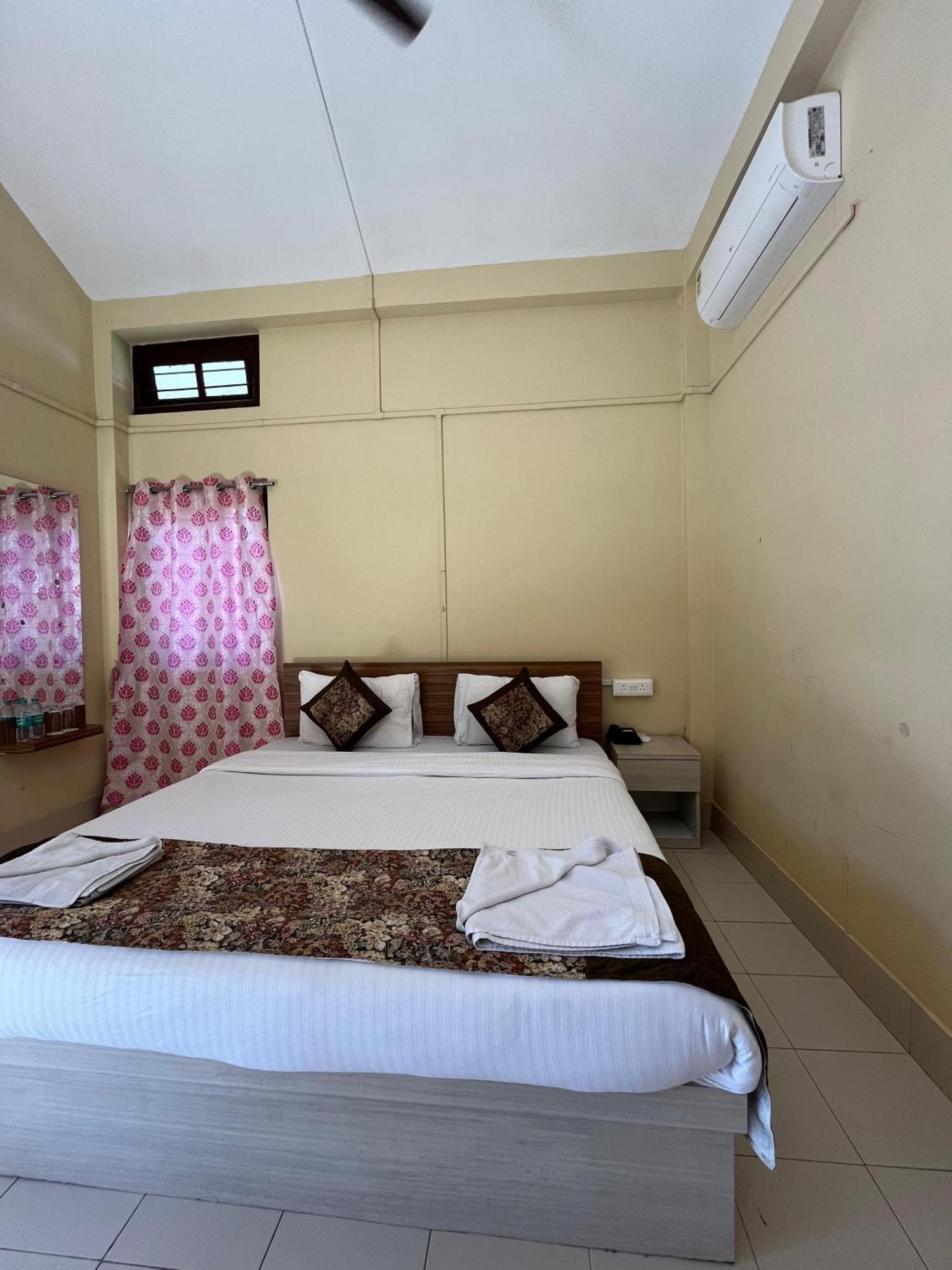 Jironi Resort Tezpur Exteriör bild