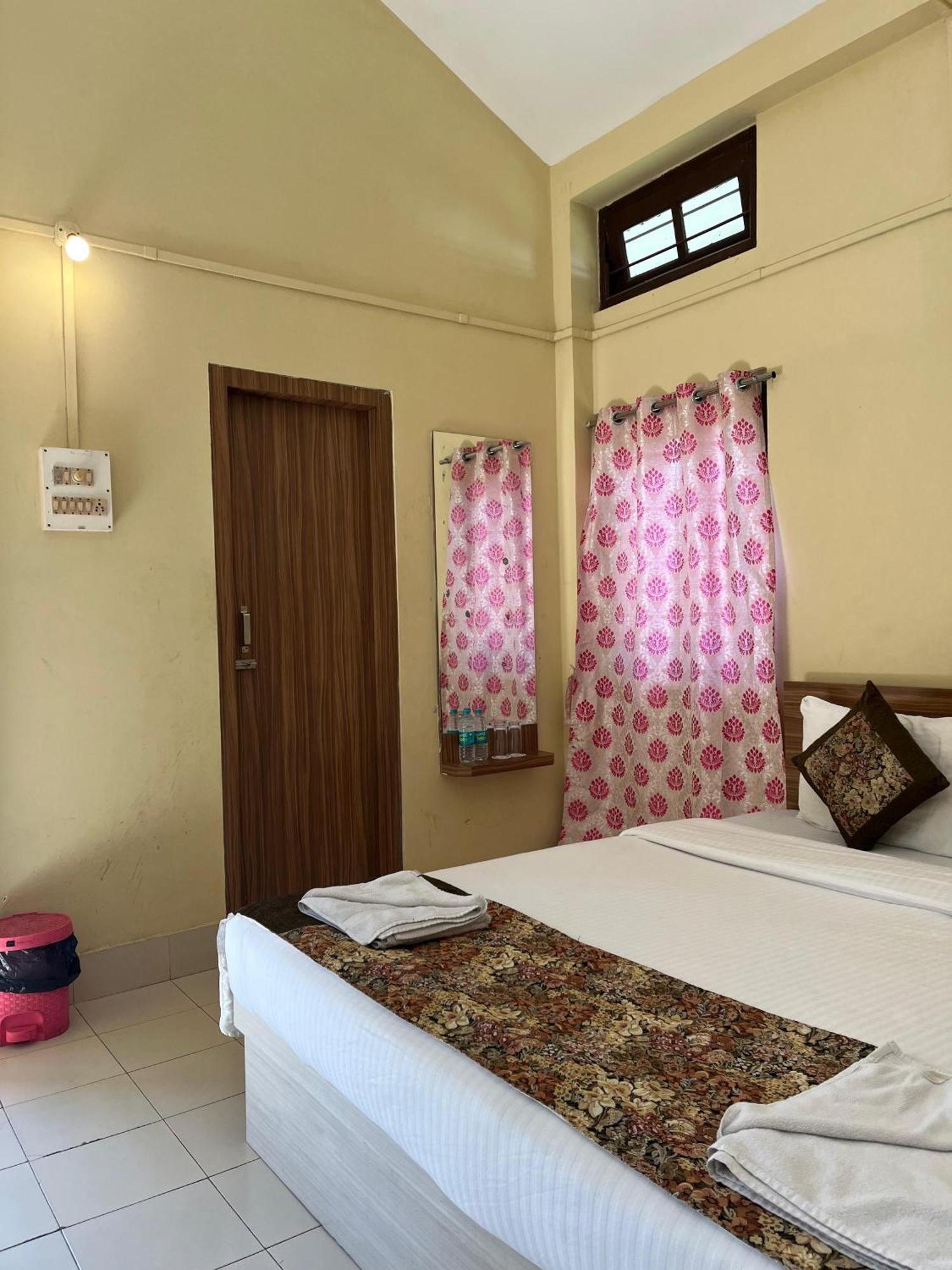 Jironi Resort Tezpur Exteriör bild